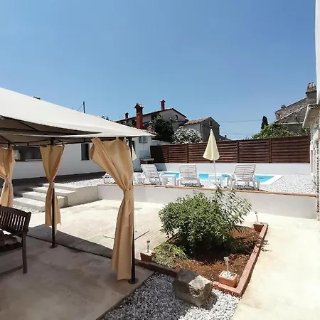 Holiday Home Latin Peruski Exterior photo